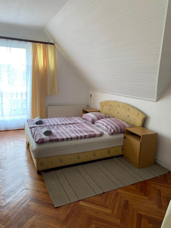 Apartamento Kriszta Apartmanház Balatonlelle Exterior foto