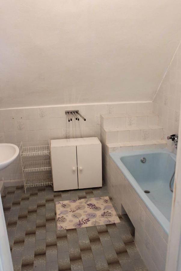 Apartamento Kriszta Apartmanház Balatonlelle Exterior foto