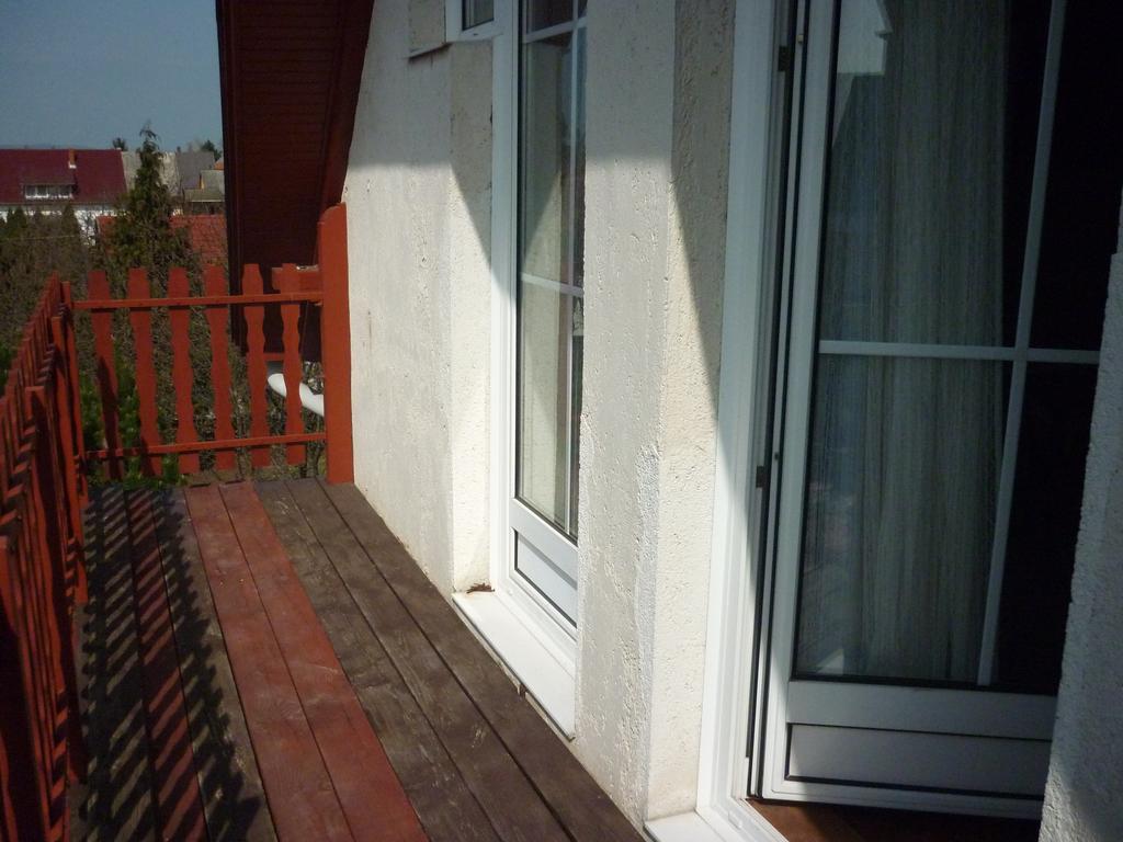 Apartamento Kriszta Apartmanház Balatonlelle Exterior foto