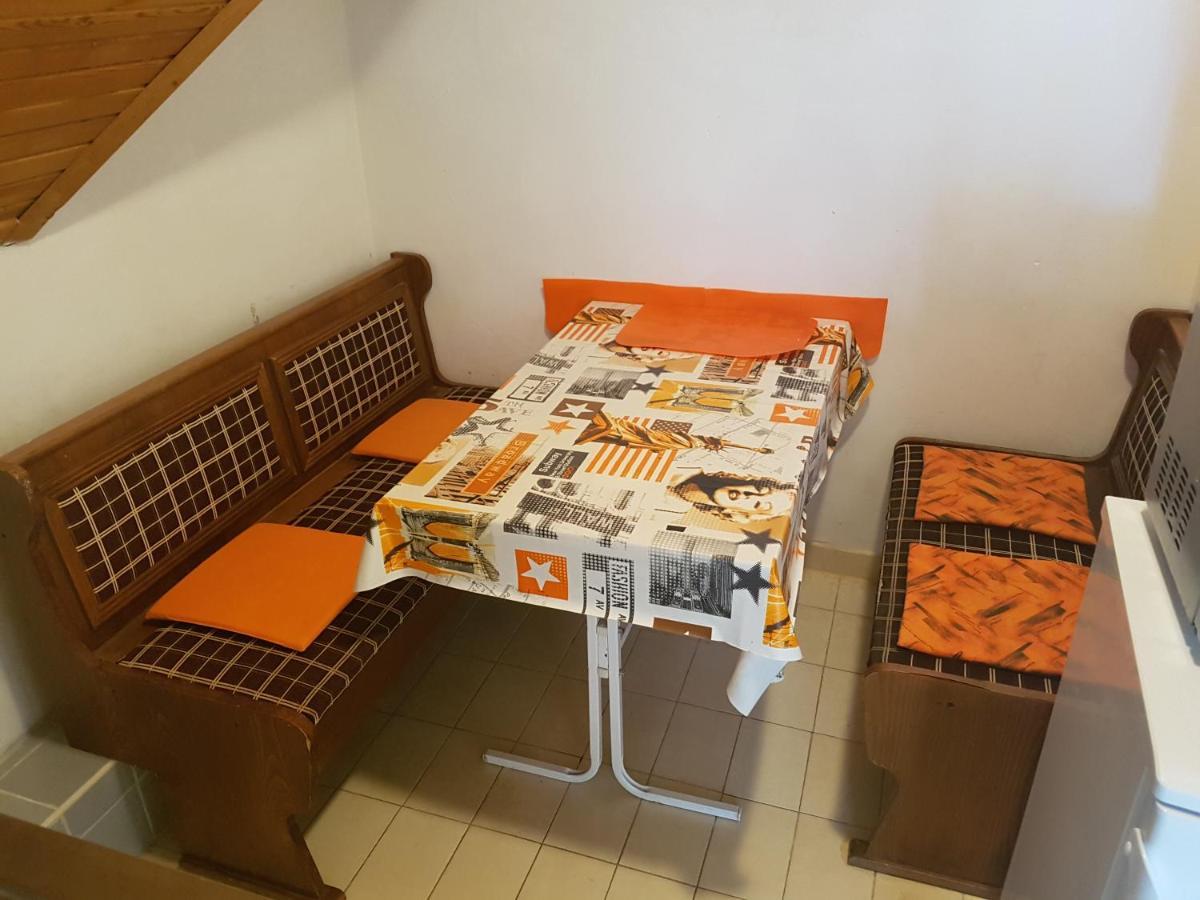 Apartamento Kriszta Apartmanház Balatonlelle Exterior foto