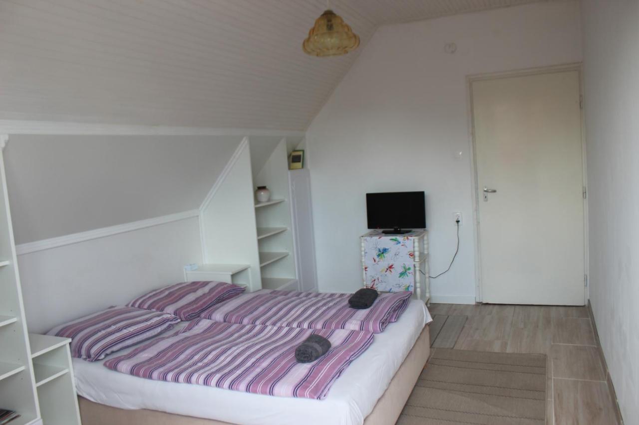 Apartamento Kriszta Apartmanház Balatonlelle Exterior foto