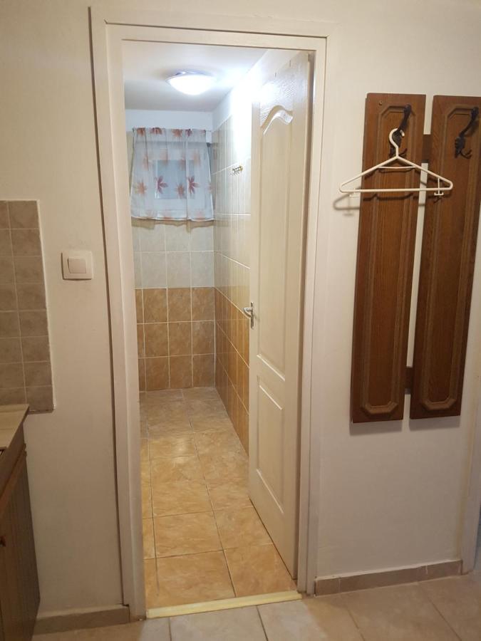 Apartamento Kriszta Apartmanház Balatonlelle Exterior foto